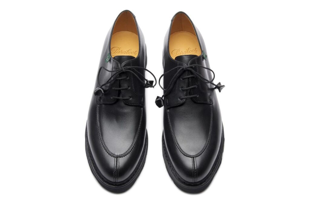 Derby femme Paraboot : l'alliance du style masculin-féminin et du confort absolu. Des chaussures de ville iconiques en cuir, façonnées avec un savoir-faire d'exception pour durer.