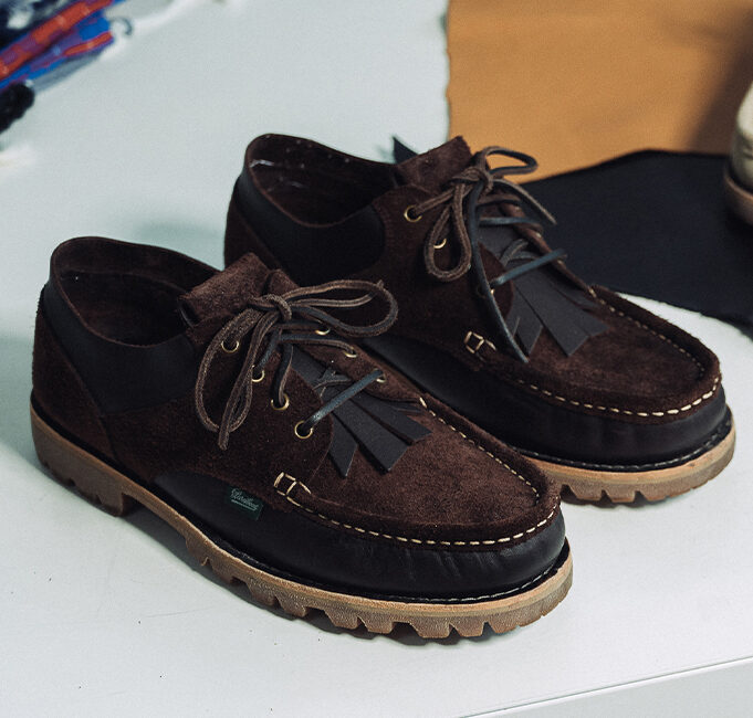 Chaussures Paraboot Thiers en cuir brun profond coloris Café, créées en collaboration avec Universal Works.